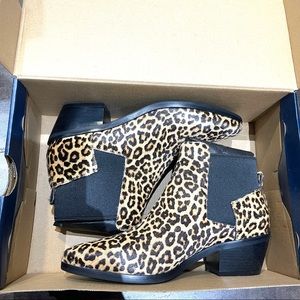NEW Cole Haan gia booties in leopard size 6.5